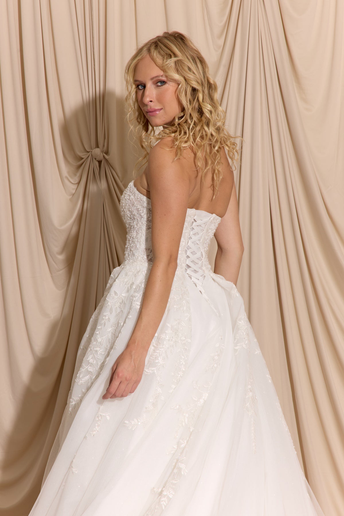 Off-the-Shoulder Floor-Length Tulle Bridal Dress Lace Eureka Fashion EK155 - Image 2